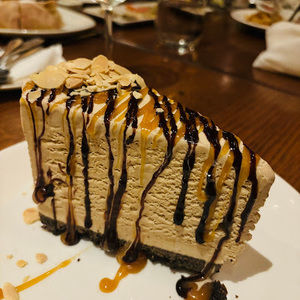 Meet your Posher, Leona